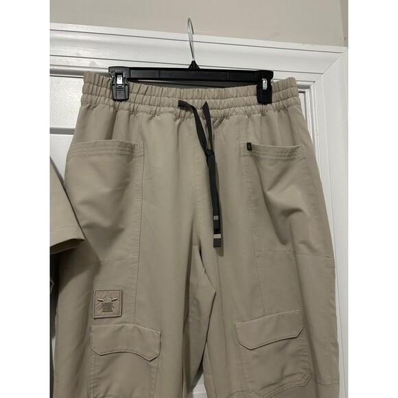 FIGS STAR WARS Mandalorian Baby Yoda Scrub Set Tan XL Top Large Tall Joggers - Picture 8 of 11